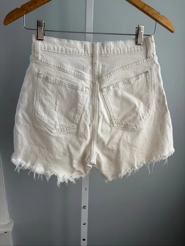 Abercrombie & Fitch White High-Rise Raw Hem Denim Shorts - Image 10
