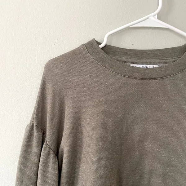 Arizona‎ gray green cropped sweater top crewneck style soft women size small - Image 2