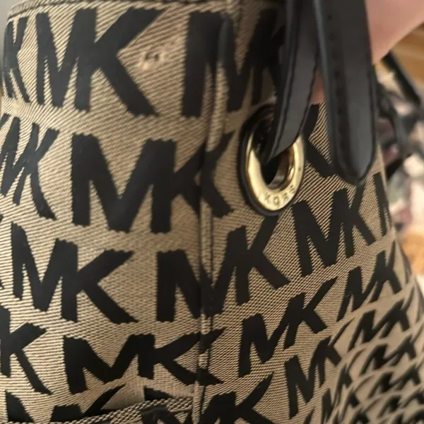 Michael Kors Large Jet Set Tote - Image 7