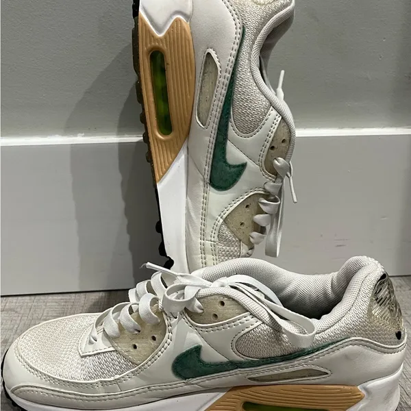 Nike Air Max 90 BRAND NEW!!! White Green Womens Sneakers Size 8 - Image 4
