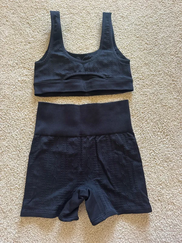 Alo Yoga black set  - Image 2