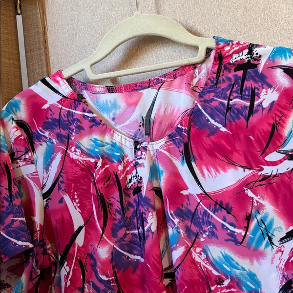 Women's Pink Abstract Print Short-Sleeve Top Large - Image 2