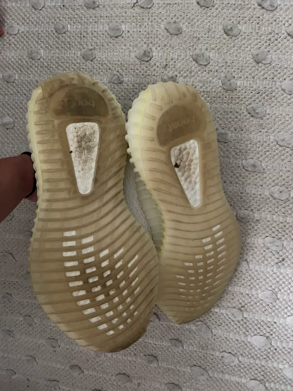 Adidas Yeezys 350 Boost - Image 3