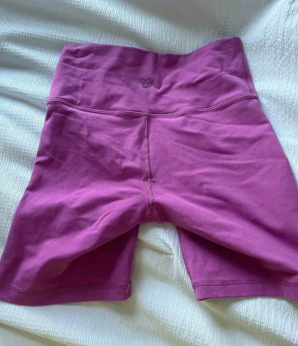 Aritzia TNA Shorts - Image 3