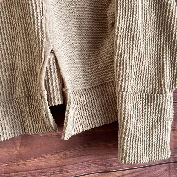Altar'd State Womens Tan Textured V-Neck Cropped Sweater Boxy Fit Medium - Image 3