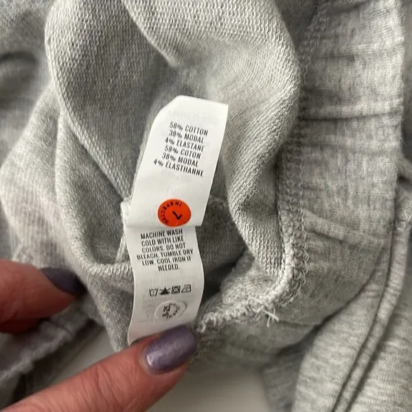 Offline cropped soft cotton blend sweatshirt. Size large. Elastic waist band. - Image 6