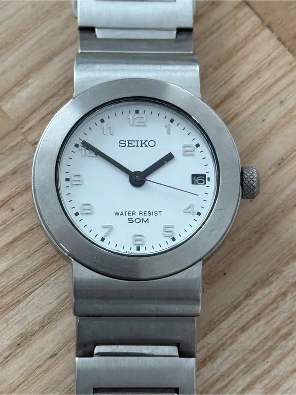 Seiko Very Rare Watch Stainless Steel Bracelet Case White Dial Date Window - Image 5