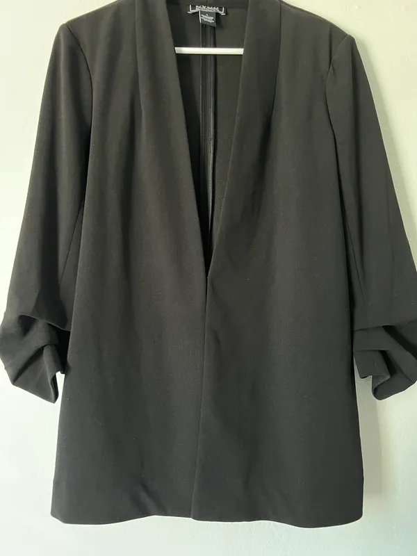 Black Mid Sleeve blazer Size L - Image 2