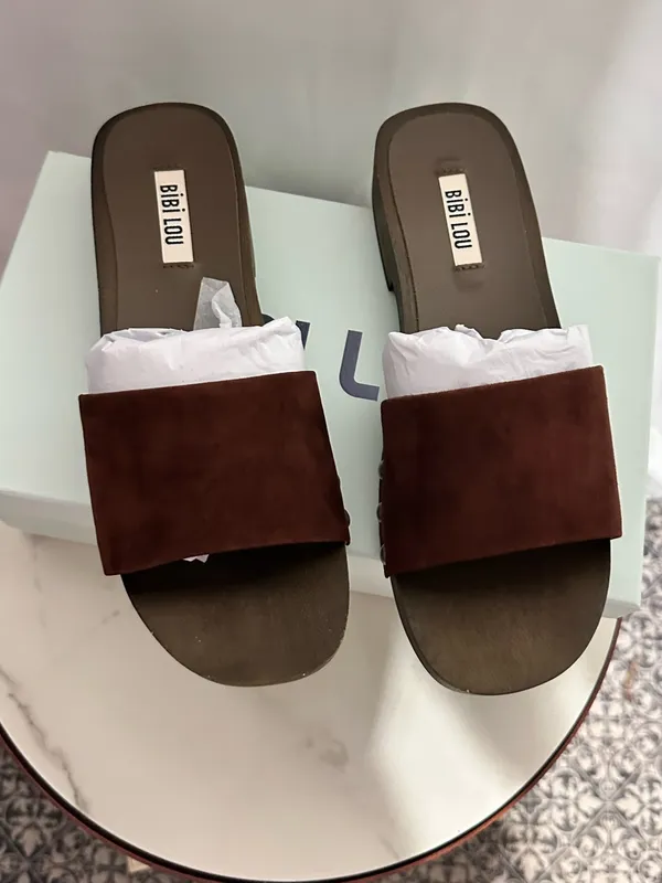 Bibi Lou wooden clog Brown Suede Stud Slide Sandals NWT full set 9 marron - Image 4