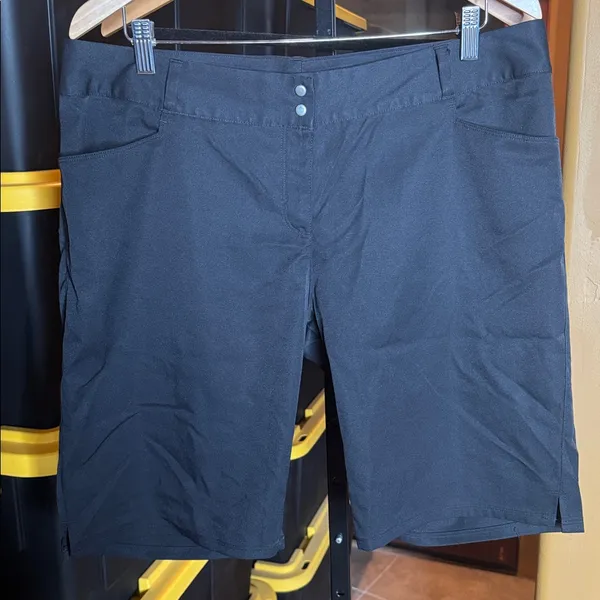 Adidas Women’s Black Bermuda Golf Shorts Size 14 | Classic Fit Performance - Image 5