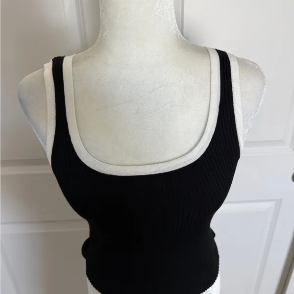 H&M Black Ribbed Tank Top - Image 5
