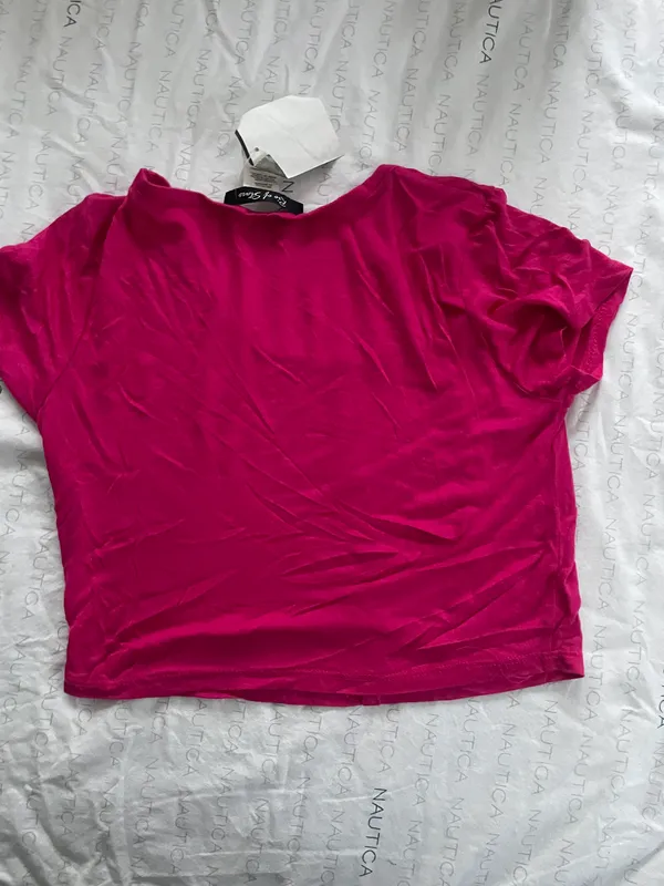 Women Size Medium Crop Top Pink - Image 2