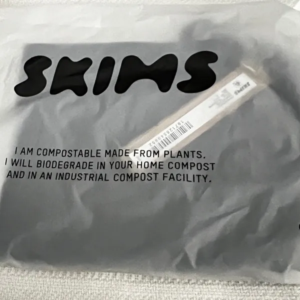Skims NWT Fits everybody cropped cami Size MEDIUM - Image 3