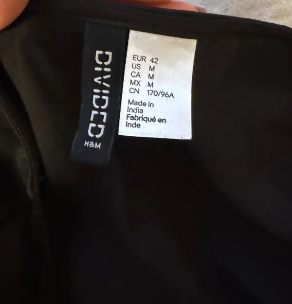 H&M Satin Top Crop Black Long Sleeve - Image 3