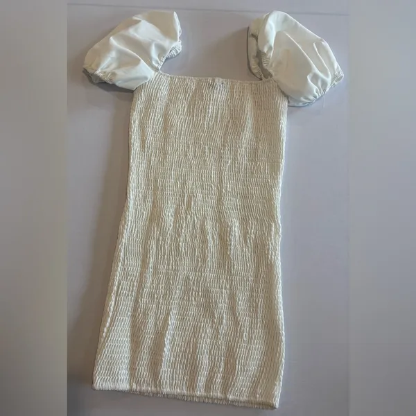 PRETTYLITTLETHING White Bodycon Ruched Dress with Balloon Sleeves‎ NWOT Size 6 - Image 4