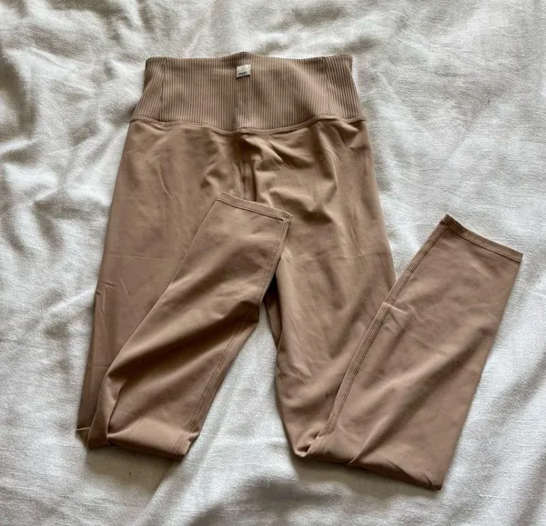 Vuori Ribbed Leggings - Image 3