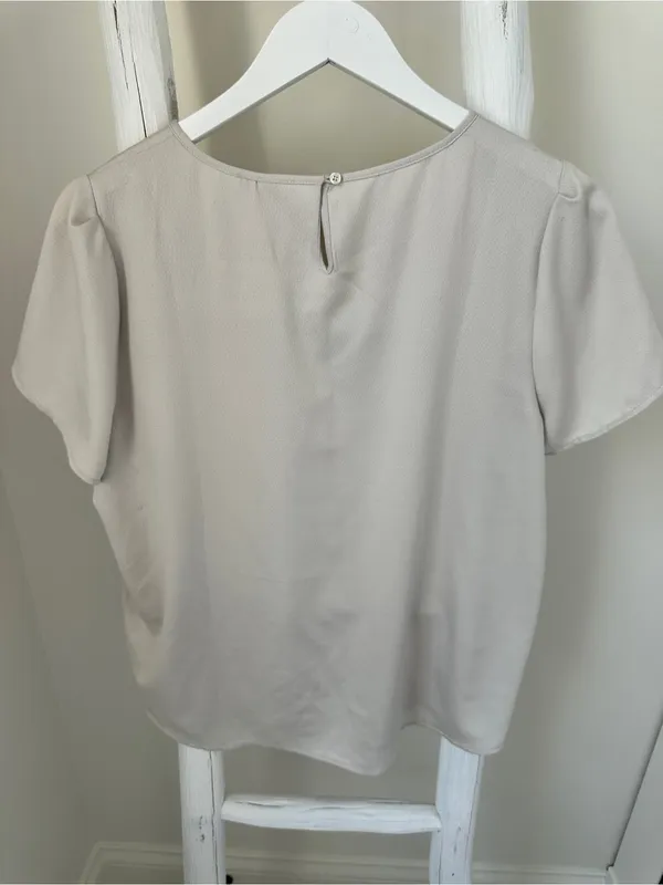 J. Crew Light Cream Flutter Short-Sleeve Slight Textured Blouse Size 12 - Image 2