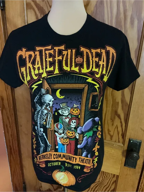 Liquid Blue Grateful Dead Trick or Treat Halloween T-Shirt Small - Image 4