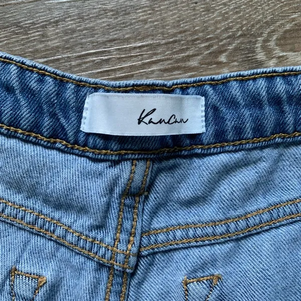 KanCan Light Wash Distressed Jean Shorts M - Image 2