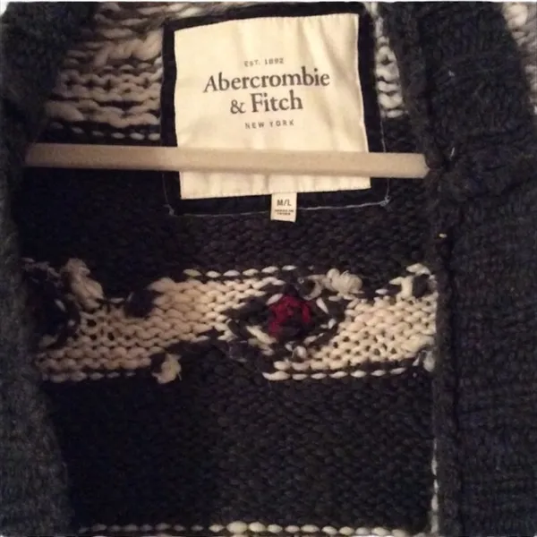 ✨ abercrombie and fitch aztec shawl cardigan✨ - Image 4