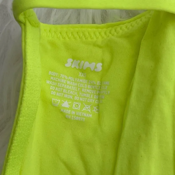 Skims Fits Everybody Strappy Back Cami Green Highlighter Size XXS - Image 6