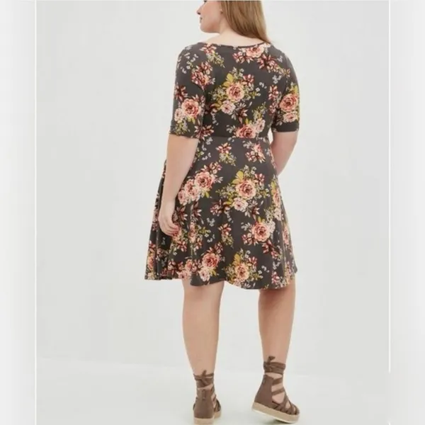 Torrid Super Soft Mini Skater Dress Gray Pink Floral Size 2 2X Pockets - Image 3