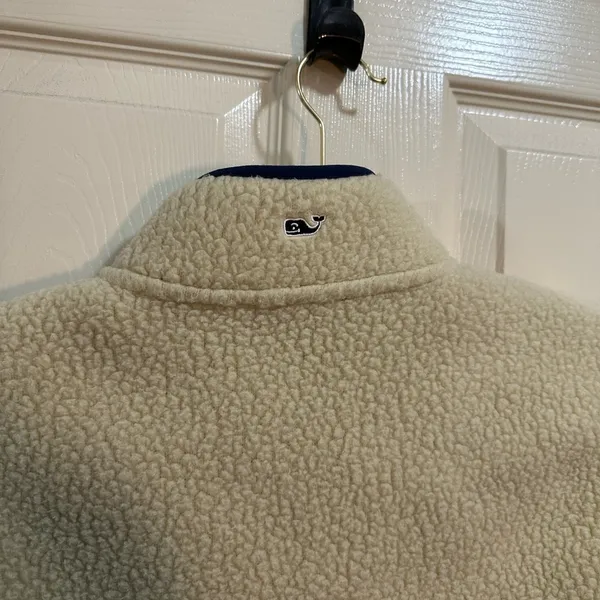 Vineyard Vines sherpa vest cream with navy accents size XS - Image 4