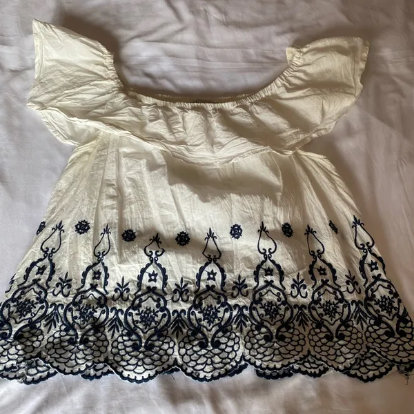 Haute Monde Embroidered Cream and Black Off-Shoulder Top size L - Image 2