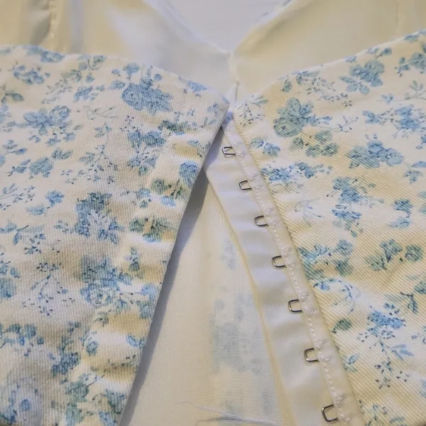 Zara Black and White Label Detail - Image 10