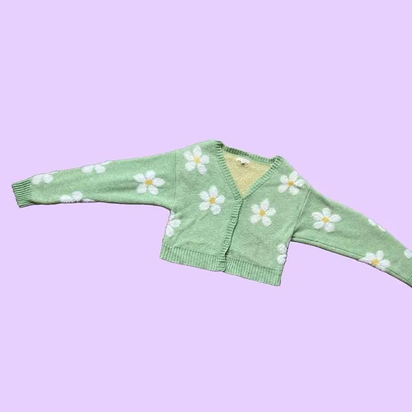 Green Daisy flower button up cardigan sweater 🔥 - Image 2