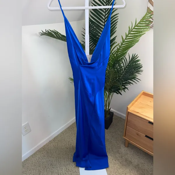 Aidan Mattox Azure Blue V-Neck Satin‎ Halter Bias Draped Gown Dress - Image 6