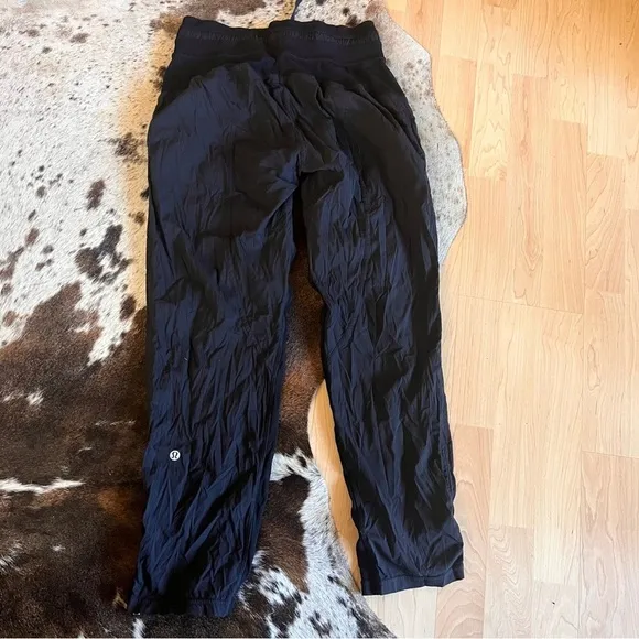 LULULEMON Black Dance Studio‎ Crop Unlined 25” Athletic Pants Size 4 - Image 4