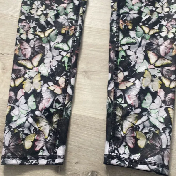 Alo Yoga Women's Black Multicolor Butterflies Ankle Compression Leggings Sz XS - Image 6