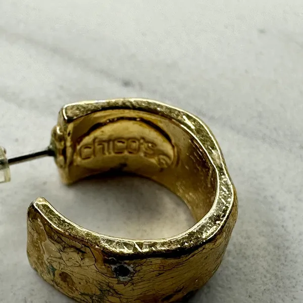 Chico's Hammered Metal Gold Tone Hoop Earrings ✨ - Image 5