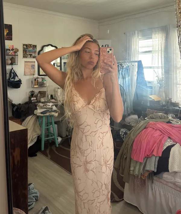 Lovely Long Peach Dress - Image 10