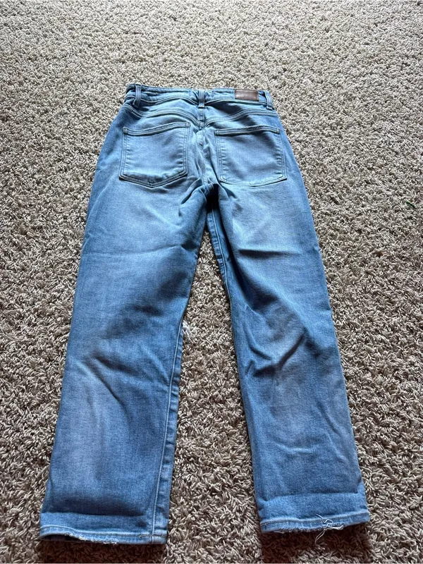 High-Rise Light Blue Distressed Women's Jeans - Image 3