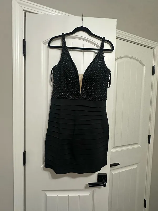 Sherri Hill Homecoming Black Deep V Neck Short Dress with Beading - Image 3