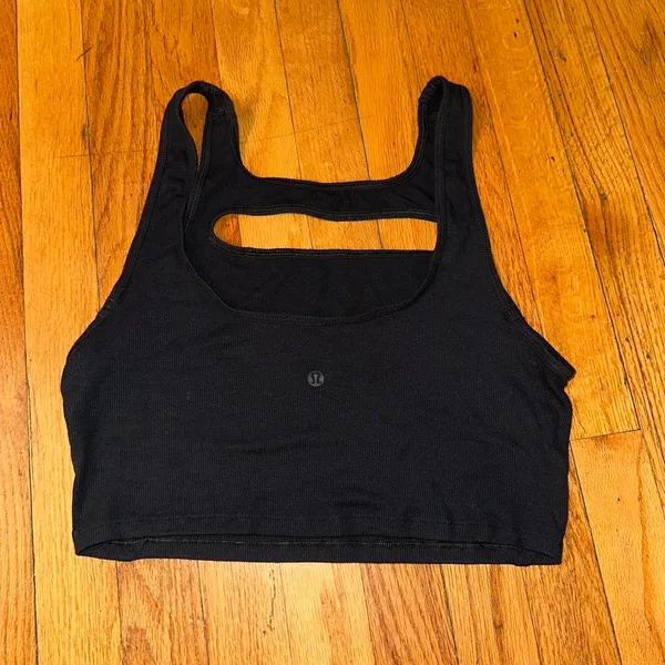 Lululemon LA Front Cut-Out Crop Tank - Image 4
