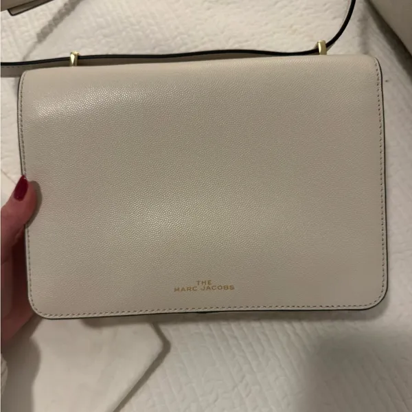 Marc Jacobs Ivory Crossbody Bag with Gold Accent - Image 4