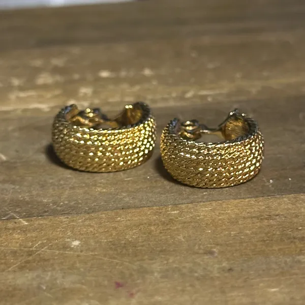 Vintage Monet gold tone textured clip on hoop earrings - Image 6