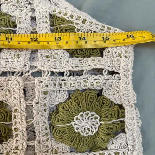 Source Unknown Crochet‎ Crop Top - Cream and Green Est. Small EUC - Image 5