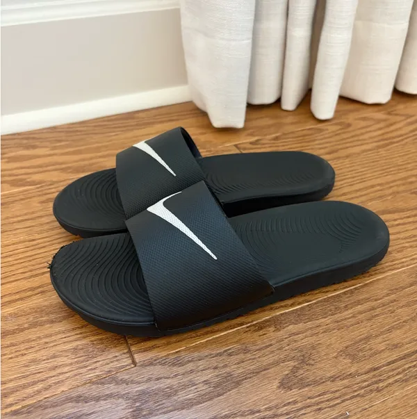 Black Nike Women’s Slides - Image 3