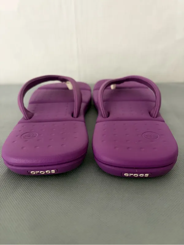 Crocs Women’s Size 9 Purple Flip Flops Excellent Condition (B198) - Image 5