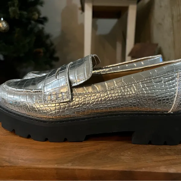 J. Crew Womens Winona Lug Sole Silver Croc-Embossed Penny Loafer Sz 8.5 - Image 3
