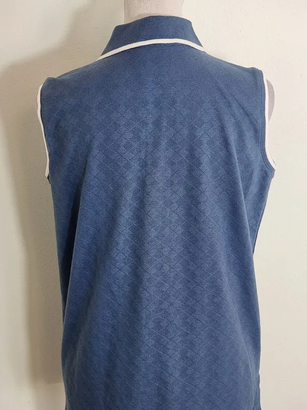 Outer Banks Slate Blue Tonal Argyle Sleeveless Polo with White Trim Size Small - Image 4