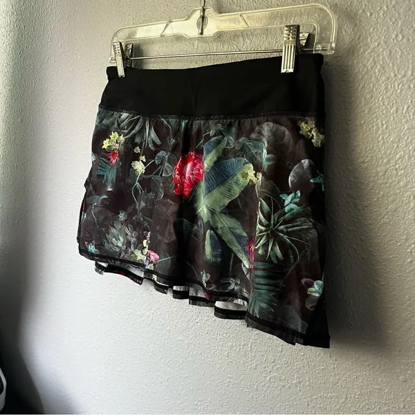Lululemon Run: Pace Setter Skirt (Regular)
Curious Jungle Multi / Black - Image 5