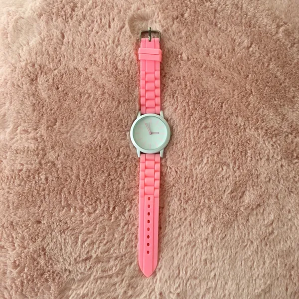 Pink silicone watch - Image 2