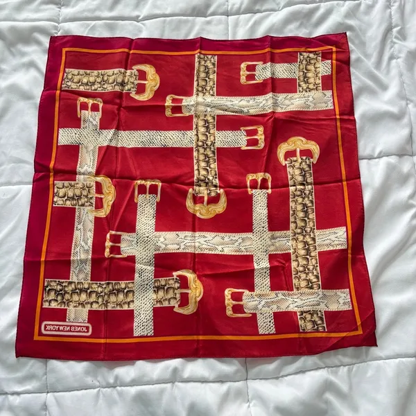 Vintage Jones New York Red 100% Silk Square Scarf Belt Buckle Print 21x21 Luxury - Image 6