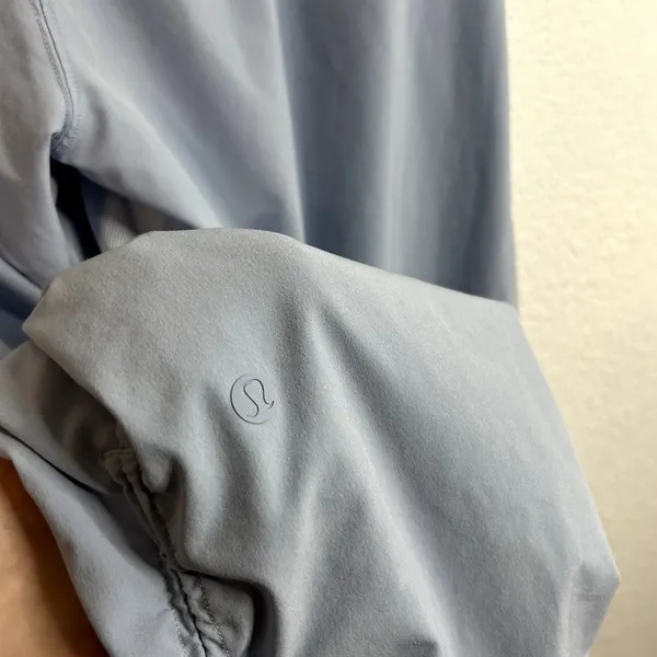 Lululemon Beyond the Studio Crop Blue Linen Womens Size 8 Dance Yoga - Image 8