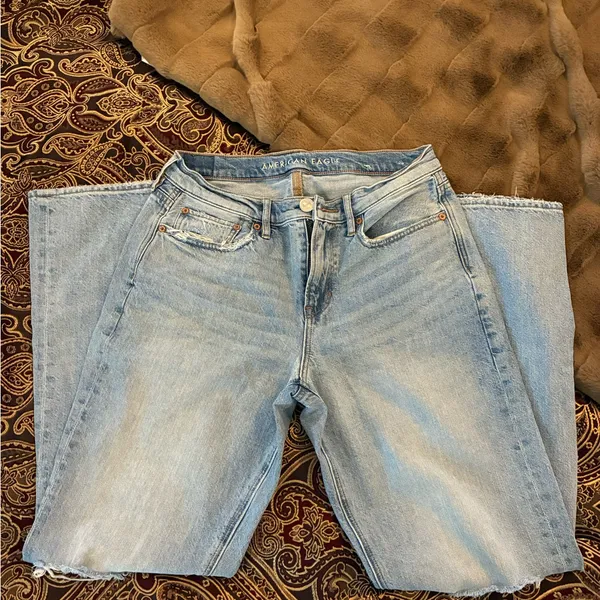 American Eagle Outfitters Light Blue Ripped Relaxed 90’s Bootcut Jeans!!! - Image 2